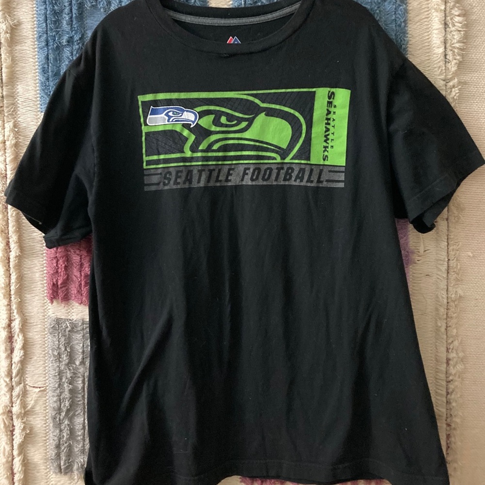 Black Seahawks t-shirt size large